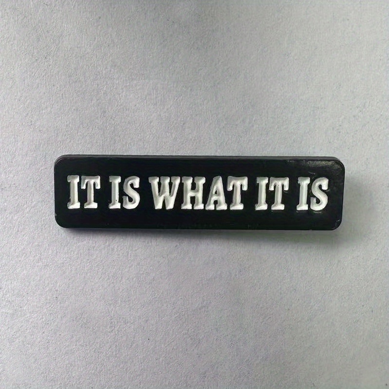 Broche com citação de letra 
